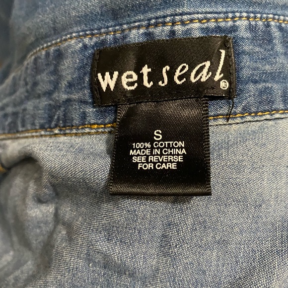 Blouses/flannels/button downs-2 for $20 or 3 for $30 (Mix & Match) - Picture 4 of 4